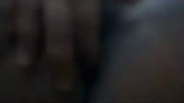 Horny Indian bhabi masturbating MMS selfie