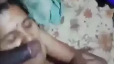 Desi village girl sucking cock