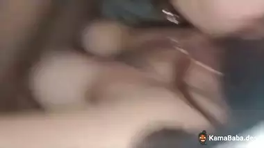 Guy sucks stepsister’s pussy and shoots an Indian sex video