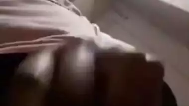 Desi cute girl show her boobs