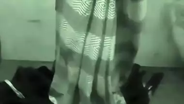 Desi Auntie Change Sary Show Boobs