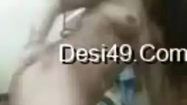 Sportsgirl from India does naughty exercises to look fit in sex video