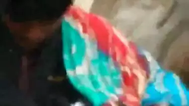 Hot desi girl caught sucking bf cock in park