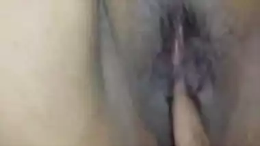 Indian bhabhi giving massage to her husband's dick..... 