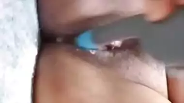 Desi bhabi fucking pussy brush