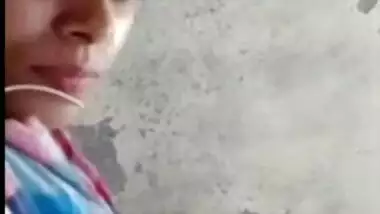 Attractive Desi girl lies on the bed and even flashes her XXX boobs