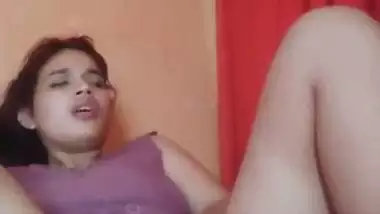 Indian nude girl from Mumbai fingers her pussy and moans