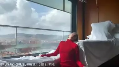 A beauty in a red dress gave herself to a stranger and swallowed all his sperm!