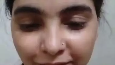 Beautiful Pakistani girl boob show selfie