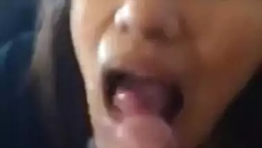 Sri Lankan Muslim Wife Sucking my huge cock...
