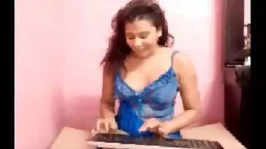 Big boobs mature bhabhi exposed during chat
