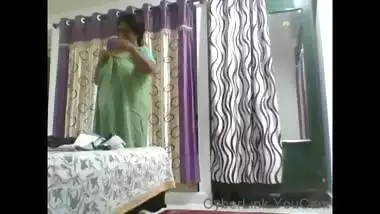 Desi telugu aunty dress changing hidden capture by her son mms clip