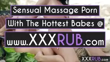 Blonde MILF AJ Applegate enjoyed fingering so hard by wet babe India Summer