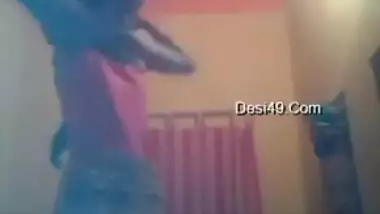 Nice Desi girl prepares for a date hoping to enjoy sex tonight