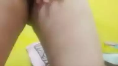 Fatty Desi teen is home alone so it's a good chance for sex show