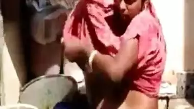 Pregnant Bhabhi nude bath video