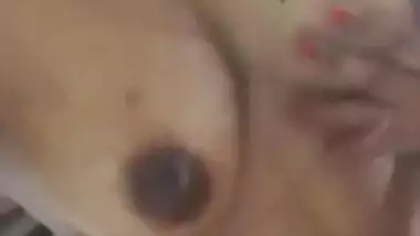 Sexy Lankan Girl Pressing Boobs