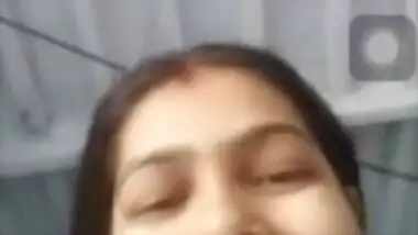 Indian Aunty ShowinG her Boobs And Pussy On video Cal