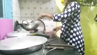 Mauritian Indian Girl Get Fucked In Kitchen