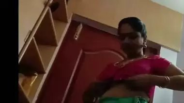 Tamil wife wearing blouse after boobs show to hubby