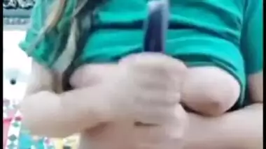 Deep anal XXX masturbation with a veggie of lecherous Desi whore