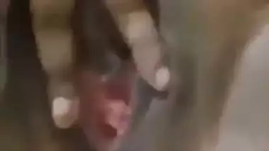 Indian nude lady strips her saree and masturbates