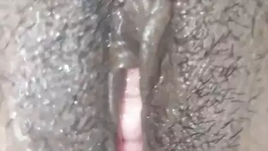 Desi Bhabhi Dildos Fucking