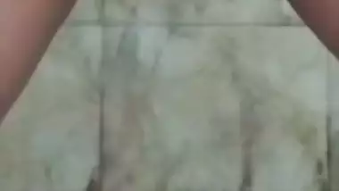 Hot Desi Girlfriend masturbating in bathroom Hindi