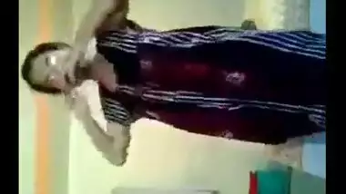 Indian Young Babe Stripping Salwar Suit and Exposing Delicious Boobs - Wowmoyback
