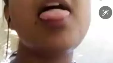 Chubby Desi Maal showing her boobs and pussy