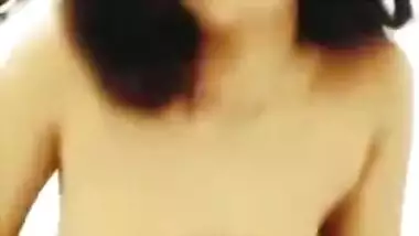 Ravishing Desi girl with beautiful XXX boobs fools around in bath