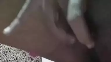 Sexy Girl Fingering In Room