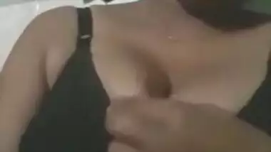 Desi babe is XXX fascinating when she performs an inept XXX show