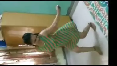 Bhabhi Dancing No Shalwar - Movies. video2porn2