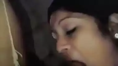 Desi Beautiful gf sucking lover dick