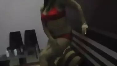 Winsome Desi sexpot performs nice XXX striptease for her boyfriend