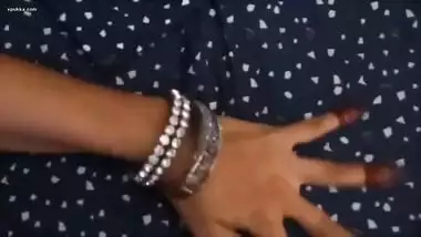 Desi hot couple romance in room