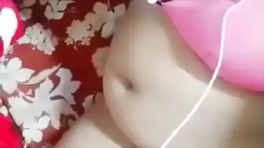 Desi Hot bhabhi exposed her sexy body