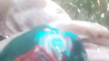 Pakistani Dehati aunty outdoor sex with her neighbor