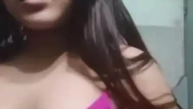 Cute Bangladeshi Girl Shows her Boobs
