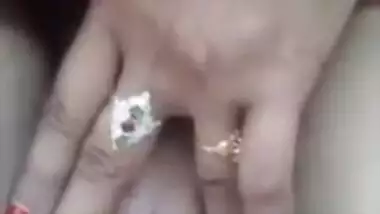 Indian tamil bhabhi rub her vagina