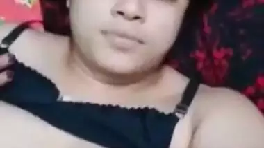 Bhabhi Shows Her Big Boobs