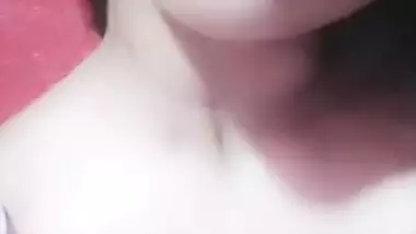 Indian Bhabhi showing her boobs pussy