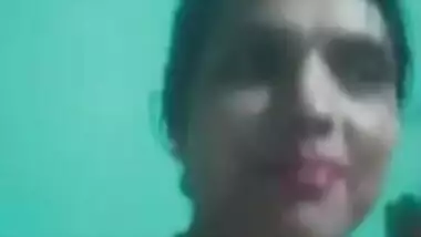 Beautiful village bhabhi making video for lover