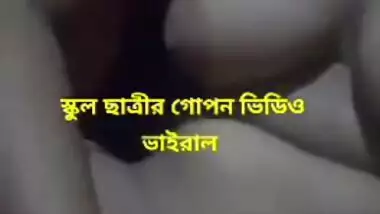 Chubby village gal with big XXX breasts fingers her Desi twat on cam