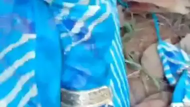 Gartpalasuni college girl outdoor sex in jungle