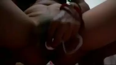 Desi Indian aunty loops her pussy for masturbation