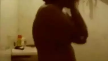Today Exclusive- Sexy Mallu Girl Bathing