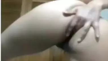 I love mature Indian women and she's stacked...